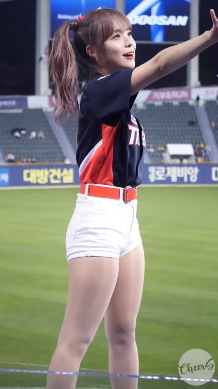 Korean cheergirl LeeDaHye dance. High resolution images 4