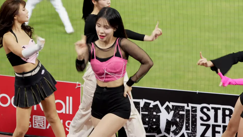 Lee DaHye, Korean cheerleader, baseball park, pink outfit 9