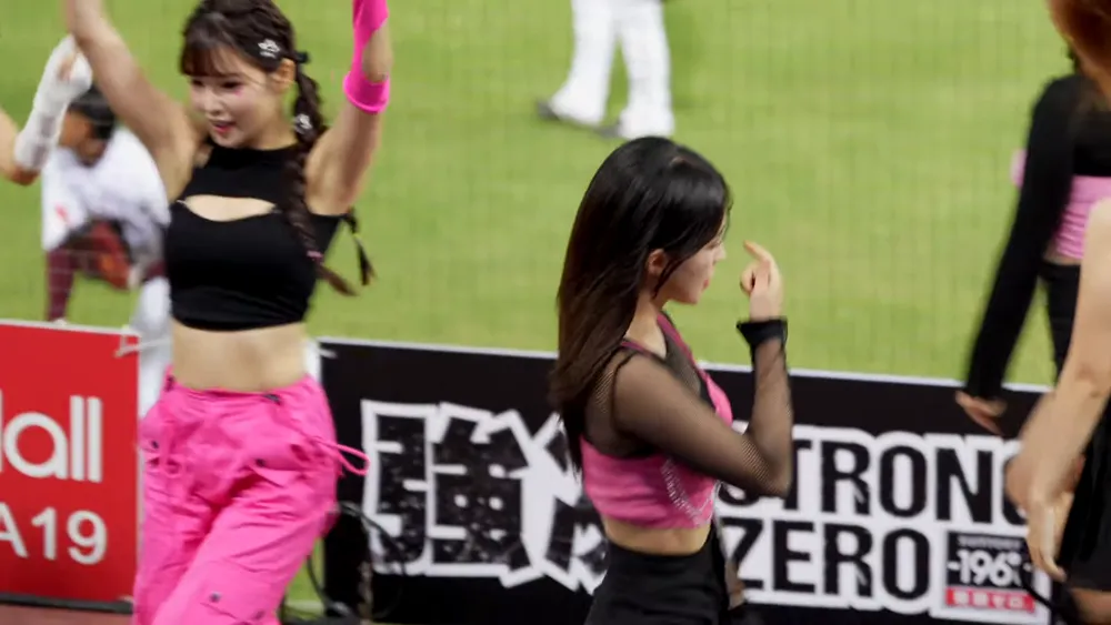 Lee DaHye, Korean cheerleader, baseball park, pink outfit 14