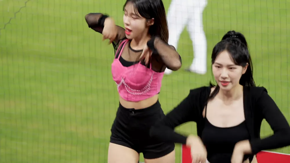 Lee DaHye, Korean cheerleader, baseball park, pink outfit 3