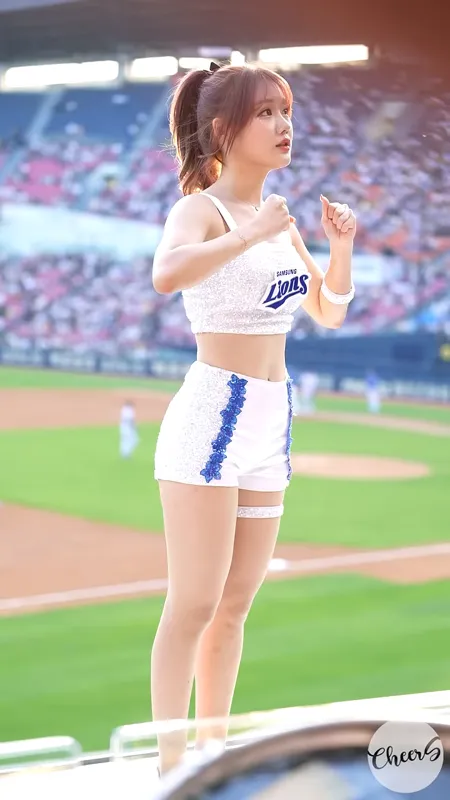 Korean cheerleader's dance is so sexy and cute. Baseball park 1