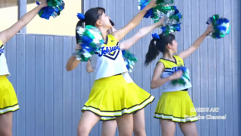 dance by japanse high school girls is so sexy. Ponytail and mini skirt 20