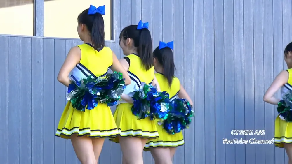 dance by japanse high school girls is so sexy. Ponytail and mini skirt 21