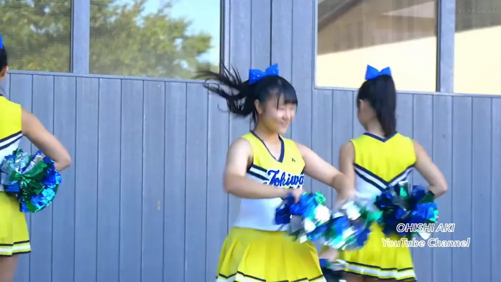 dance by japanse high school girls is so sexy. Ponytail and mini skirt 3