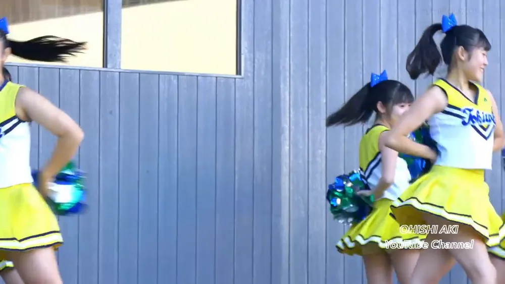 dance by japanse high school girls is so sexy. Ponytail and mini skirt 4