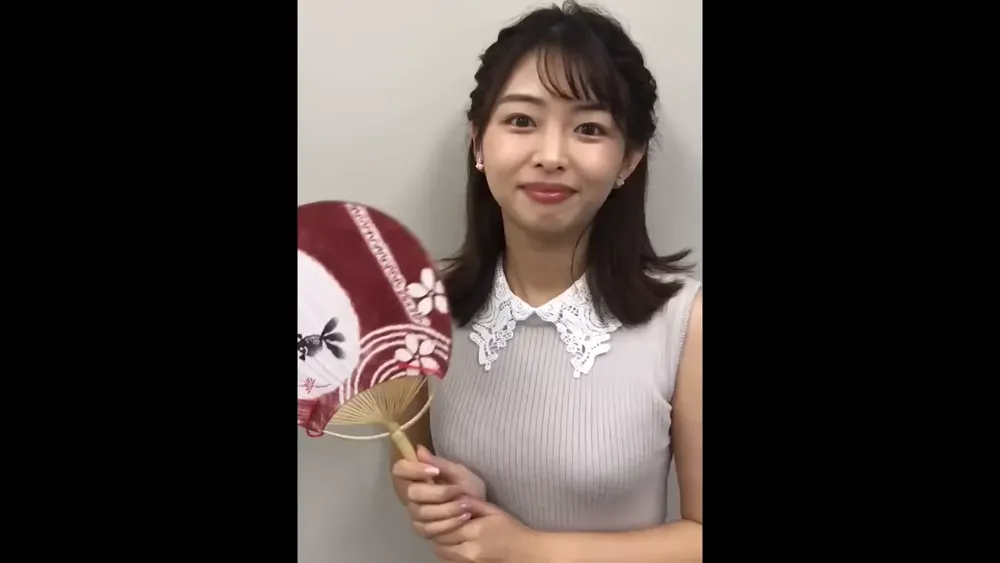 WeatherNews announcer Akiko Kadota's sexy outfit 1