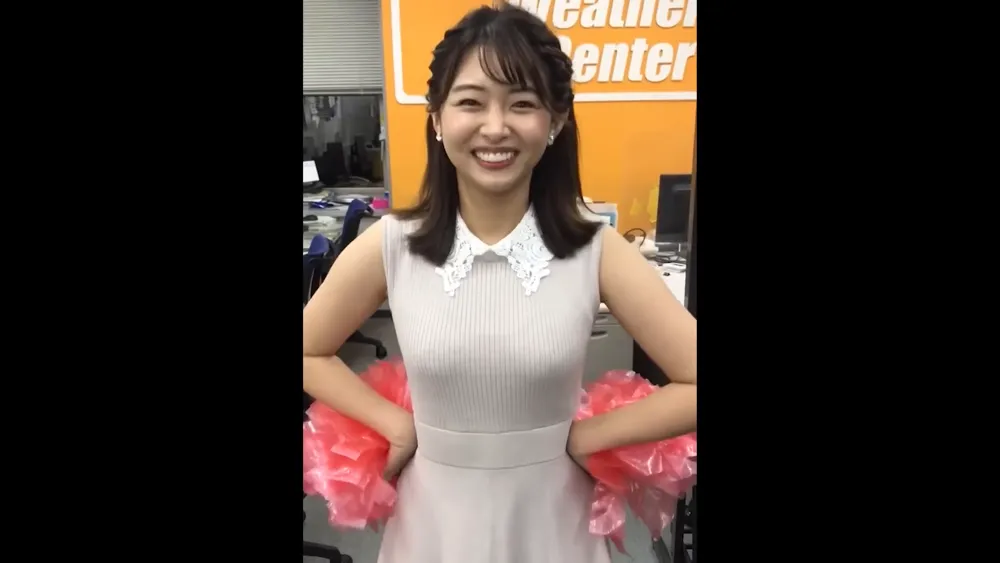 WeatherNews announcer Akiko Kadota's sexy outfit 10