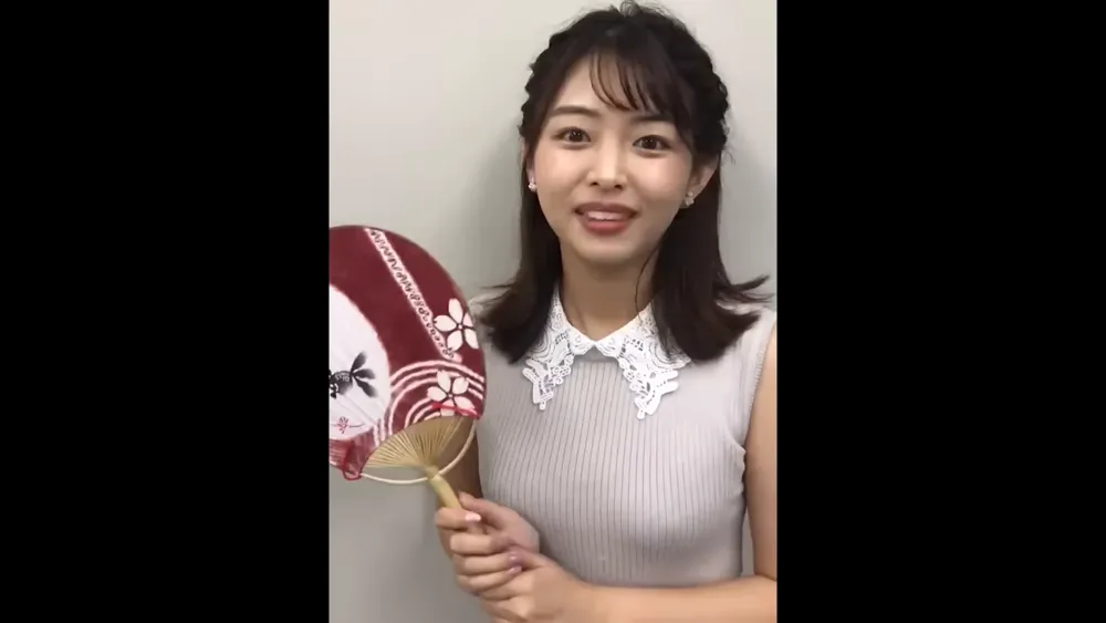 WeatherNews announcer Akiko Kadota's sexy outfit 2