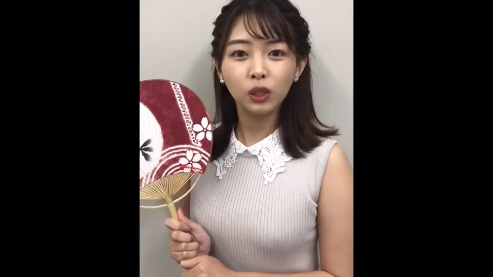 WeatherNews announcer Akiko Kadota's sexy outfit 18