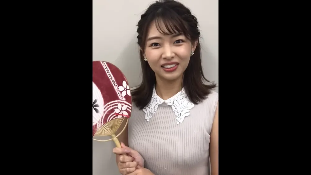 WeatherNews announcer Akiko Kadota's sexy outfit 19