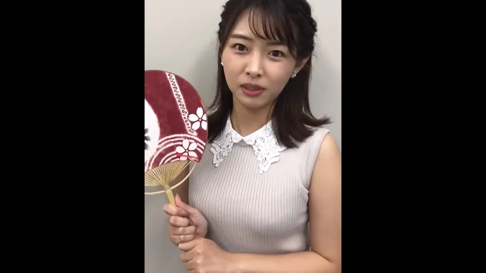 WeatherNews announcer Akiko Kadota's sexy outfit 7