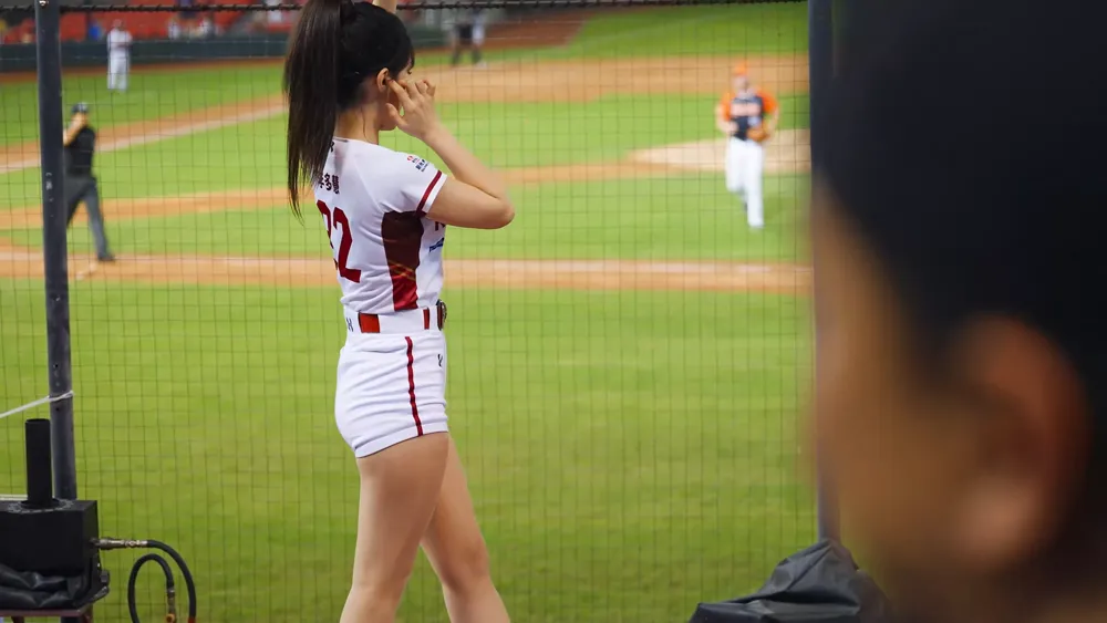 Lee DaHye ,cheerleader from Rakuten,dance, butt 14