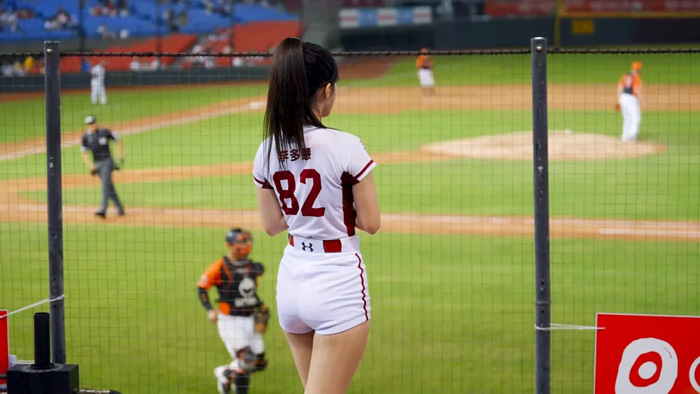 Lee DaHye ,cheerleader from Rakuten,dance, butt 8