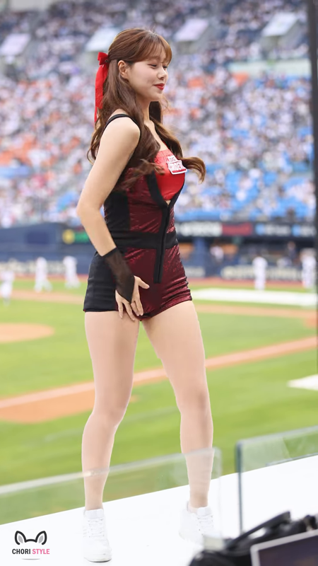 Kim Doa,Korean cherrleader,beautiful skin, butt 7